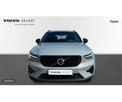 Volvo XC40 XC40 Plus, B3 mild hybrid, Gasolina, Dark de 2023 con 6.368 Km por 40.900 EUR. en Cordoba