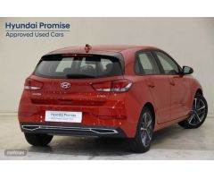Hyundai i30 1.5 DPI Klass SLX 110 de 2022 con 17.148 Km por 20.040 EUR. en Sevilla