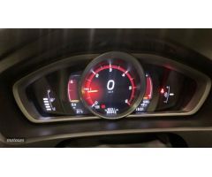Volvo V 40 V40 D2 Momentum Manual de 2017 con 85.429 Km por 16.900 EUR. en Jaen