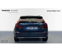 Volvo V 60 V60 Cross Country Core, B4 (diesel) AWD, Diesel de 2023 con 3.500 Km por 48.950 EUR. en A