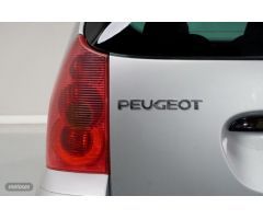 Peugeot 307 1.6i SW XR Familiar de 2004 con 96.000 Km por 4.890 EUR. en Tarragona