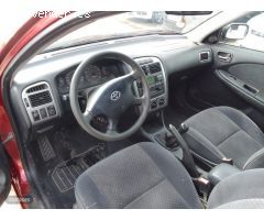 Toyota Avensis AVENSIS 1.6 VVT-I 110 CV. de 2001 con 186.000 Km por 1.500 EUR. en Murcia