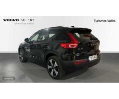 Volvo XC40 RECHARGE CORE, ELECTRICO PURO de 2022 con 4.980 Km por 36.400 EUR. en Barcelona