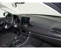 Hyundai i30 1.5 DPI Klass SLX 110 de 2023 con 10.339 Km por 19.990 EUR. en Cadiz