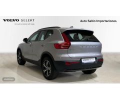 Volvo XC40 XC40 Plus, B3 mild hybrid, Gasolina, Dark de 2023 con 25.859 Km por 38.900 EUR. en Asturi