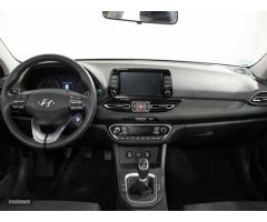 Hyundai i30 1.5 DPI Klass SLX 110 de 2023 con 22.903 Km por 19.490 EUR. en Cadiz