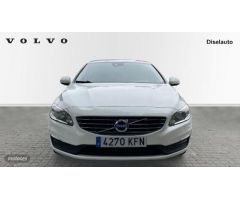 Volvo S60 D2 Momentum Manual de 2017 con 170.251 Km por 13.000 EUR. en Barcelona