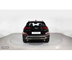 Hyundai Kona 1.0 TGDI Maxx 4x2 de 2023 con 9.048 Km por 21.300 EUR. en Barcelona
