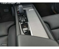 Volvo XC 60 XC60 Plus, B4 (gasolina), Gasolina, Bright de 2023 con 22.452 Km por 47.900 EUR. en Bada