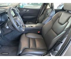 Volvo XC 60 XC60 Plus, B4 (gasolina), Gasolina, Bright de 2023 con 22.452 Km por 47.900 EUR. en Bada