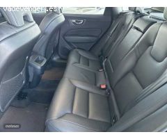 Volvo XC 60 XC60 Plus, B4 (gasolina), Gasolina, Bright de 2023 con 22.452 Km por 47.900 EUR. en Bada