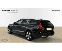 Volvo V 60 V60 Cross Country Core, B4 (diesel) AWD, Diesel de 2023 con 28.875 Km por 45.900 EUR. en