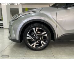 Toyota C-HR 1.8 125H Advance de 2023 con 11.000 Km por 27.800 EUR. en Malaga