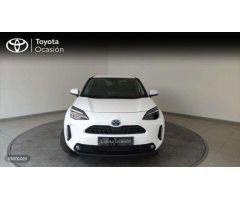 Toyota Yaris Cross 120h Style de 2023 con 4.882 Km por 27.490 EUR. en MADRID