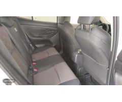 Toyota Yaris Cross 120h Style de 2023 con 4.882 Km por 27.490 EUR. en MADRID