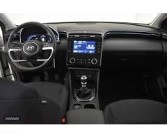Hyundai Tucson Tucson 1.6 CRDI Maxx 4x2 de 2022 con 12.776 Km por 280.790 EUR. en Sevilla