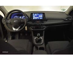 Hyundai i30 1.5 DPI Klass SLX 110 de 2023 con 10.753 Km por 19.995 EUR. en Alava