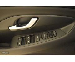 Hyundai i30 1.5 DPI Klass SLX 110 de 2023 con 10.753 Km por 19.995 EUR. en Alava