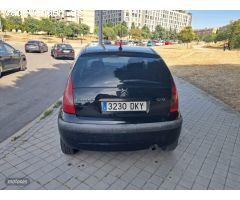 Citroen C3 HDI 70CV ITV PARA 12 MESES de 2005 con 260.000 Km por 1.975 EUR. en Madrid