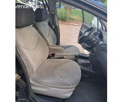 Citroen C3 HDI 70CV ITV PARA 12 MESES de 2005 con 260.000 Km por 1.975 EUR. en Madrid