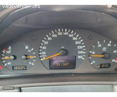 Mercedes Clase E 270cdi elegance 170cv automatico de 2000 con 351.387 Km por 3.500 EUR. en Lugo