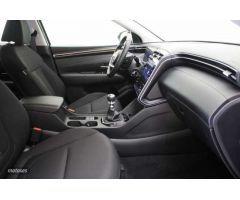 Hyundai Tucson Tucson 1.6 CRDI Maxx 4x2 de 2023 con 13.753 Km por 26.500 EUR. en Granada