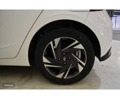 Hyundai i20 1.0 TGDI Klass 100 de 2023 con 6.251 Km por 15.720 EUR. en Sevilla