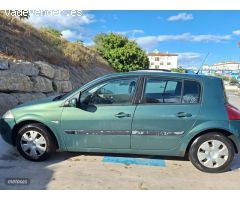 Renault Megane Confort Authentique 1.5DCI100 de 2004 con 246.100 Km por 1.200 EUR. en Malaga