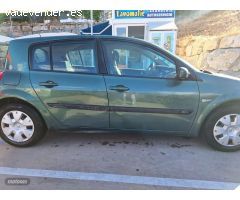 Renault Megane Confort Authentique 1.5DCI100 de 2004 con 246.100 Km por 1.200 EUR. en Malaga