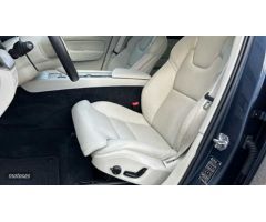 Volvo XC 60 XC60 Inscription, B4 mild hybrid (gasolina) de 2022 con 14.740 Km por 43.900 EUR. en Mal