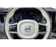 Volvo XC 60 XC60 Inscription, B4 mild hybrid (gasolina) de 2022 con 14.740 Km por 43.900 EUR. en Mal