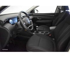 Hyundai Tucson 1.6 TGDI Maxx 4x2 de 2023 con 19.236 Km por 25.900 EUR. en Granada