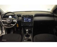 Hyundai Tucson 1.6 TGDI Maxx 4x2 de 2023 con 19.236 Km por 25.900 EUR. en Granada