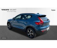 Volvo XC40 XC40 Plus, B3 mild hybrid, Gasolina, Dark de 2023 con 20.936 Km por 37.900 EUR. en Cordob