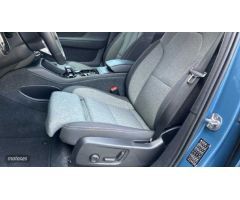 Volvo XC40 XC40 Plus, B3 mild hybrid, Gasolina, Dark de 2023 con 20.936 Km por 37.900 EUR. en Cordob