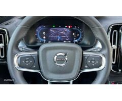 Volvo XC40 XC40 Plus, B3 mild hybrid, Gasolina, Dark de 2023 con 20.936 Km por 37.900 EUR. en Cordob