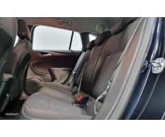 Opel Astra FAMILIAR 1.6 CDTI SELECTIVE PRO 110CV 5P de 2019 con 79.777 Km por 13.500 EUR. en Sevilla