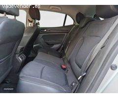 Renault Megane berlina con porton 1.3 TCE LIMITED 85KW 115 5P de 2019 con 69.084 Km por 14.620 EUR.