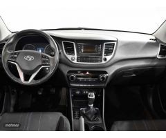Hyundai Tucson 1.6 GDI BD Essence 4x2 131 de 2015 con 130.400 Km por 13.990 EUR. en Cadiz