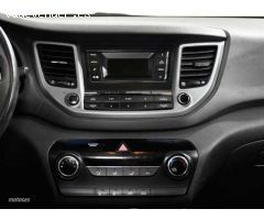 Hyundai Tucson 1.6 GDI BD Essence 4x2 131 de 2015 con 130.400 Km por 13.990 EUR. en Cadiz