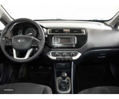 Kia Rio 1.2 CVVT Concept de 2015 con 71.900 Km por 9.990 EUR. en Cadiz