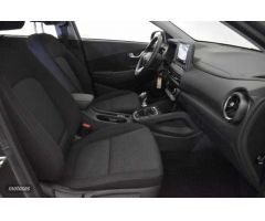 Hyundai Kona 1.0 TGDI Maxx 4x2 de 2023 con 15.684 Km por 19.500 EUR. en Granada