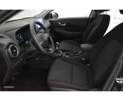 Hyundai Kona 1.0 TGDI Maxx 4x2 de 2023 con 15.684 Km por 19.500 EUR. en Granada