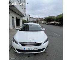 Peugeot 308 SW Allure PureTech 130 S&S MAN de 2015 con 73.000 Km por 10.000 EUR. en Lugo