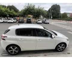 Peugeot 308 SW Allure PureTech 130 S&S MAN de 2015 con 73.000 Km por 10.000 EUR. en Lugo