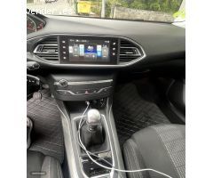 Peugeot 308 SW Allure PureTech 130 S&S MAN de 2015 con 73.000 Km por 10.000 EUR. en Lugo
