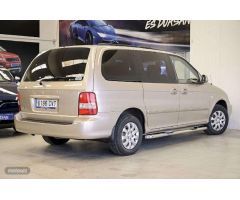 Kia Carnival 2.9 Crdi Lx de 2004 con 194.693 Km por 3.990 EUR. en Madrid