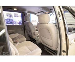 Kia Carnival 2.9 Crdi Lx de 2004 con 194.693 Km por 3.990 EUR. en Madrid