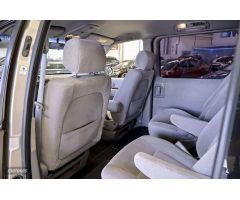Kia Carnival 2.9 Crdi Lx de 2004 con 194.693 Km por 3.990 EUR. en Madrid