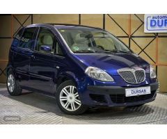 Lancia Musa 1.4 16v Oro de 2006 con 106.000 Km por 4.990 EUR. en Madrid